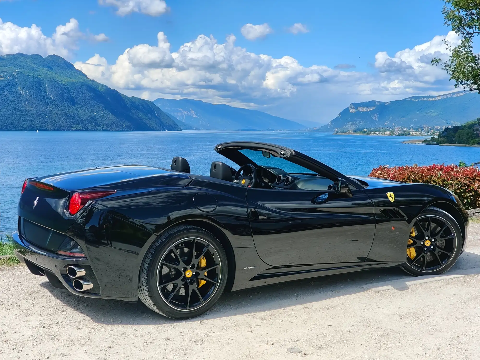 FERRARI California