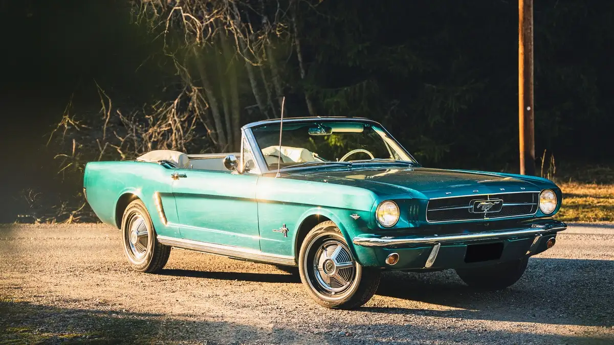 FORD Mustang