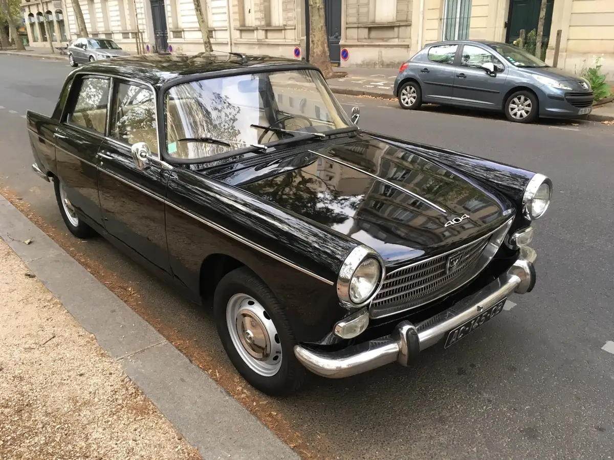PEUGEOT 404