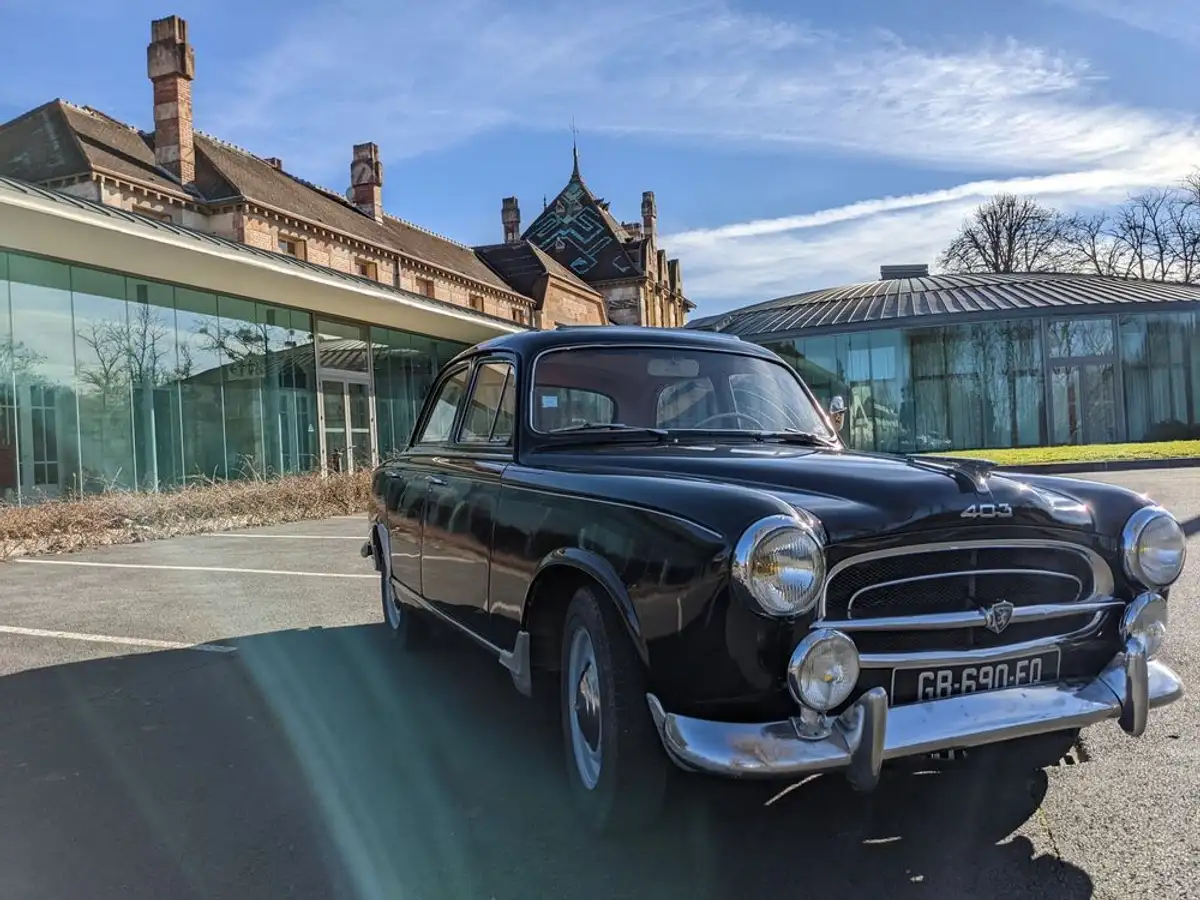 PEUGEOT 403