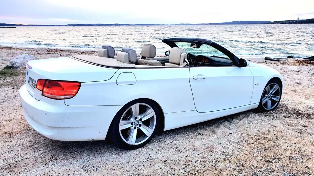 BMW 330