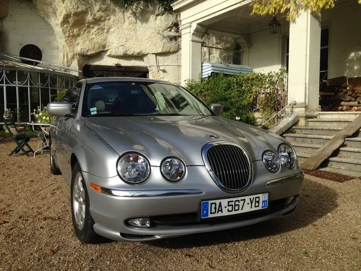JAGUAR S-TYPE