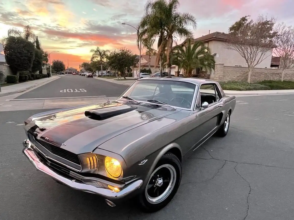 FORD mustang