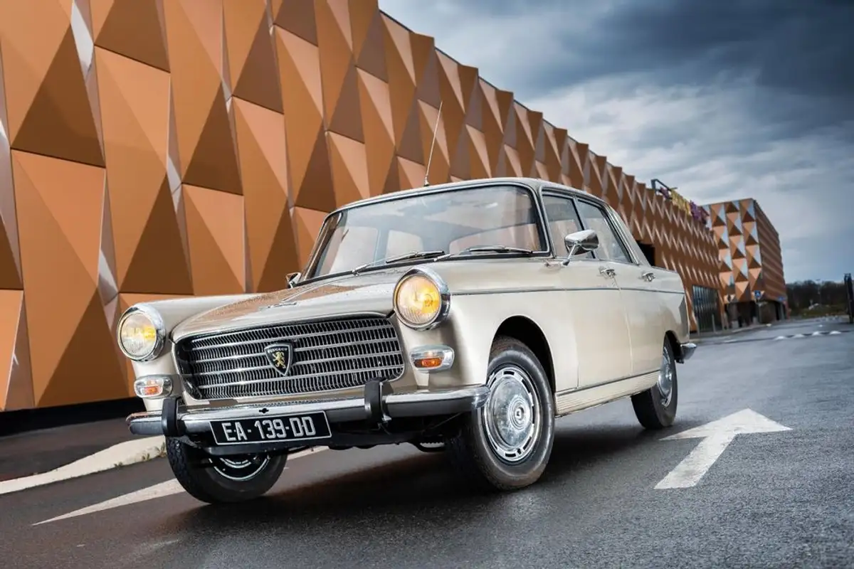 PEUGEOT 404