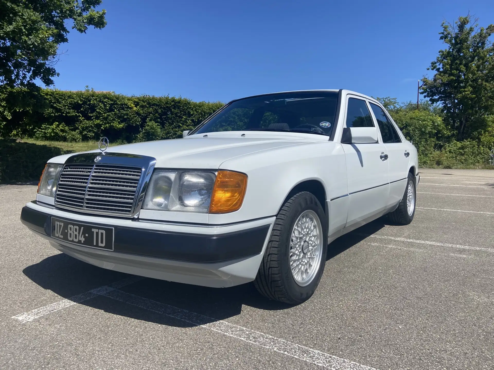 MERCEDES 200E