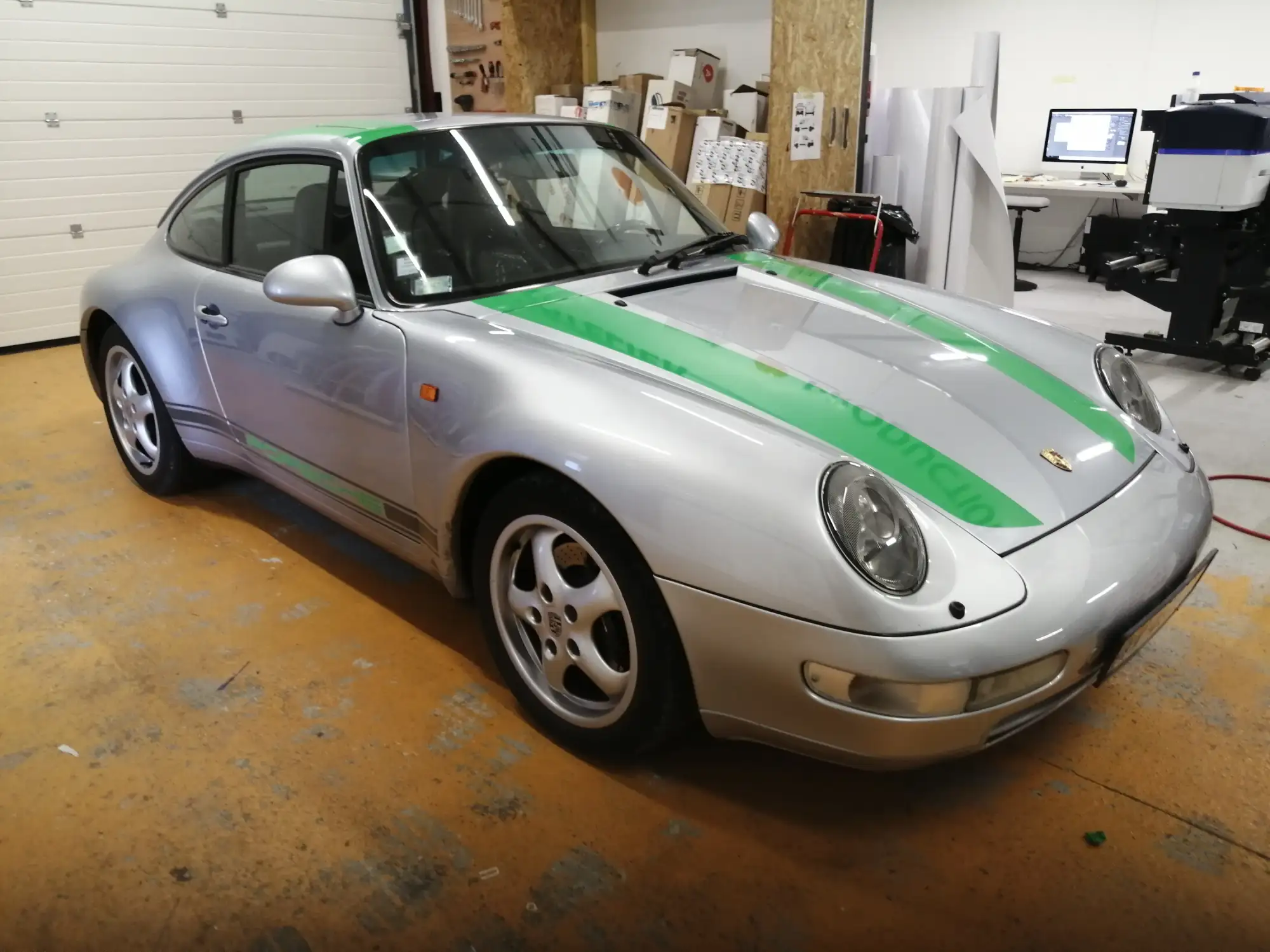 PORSCHE 911