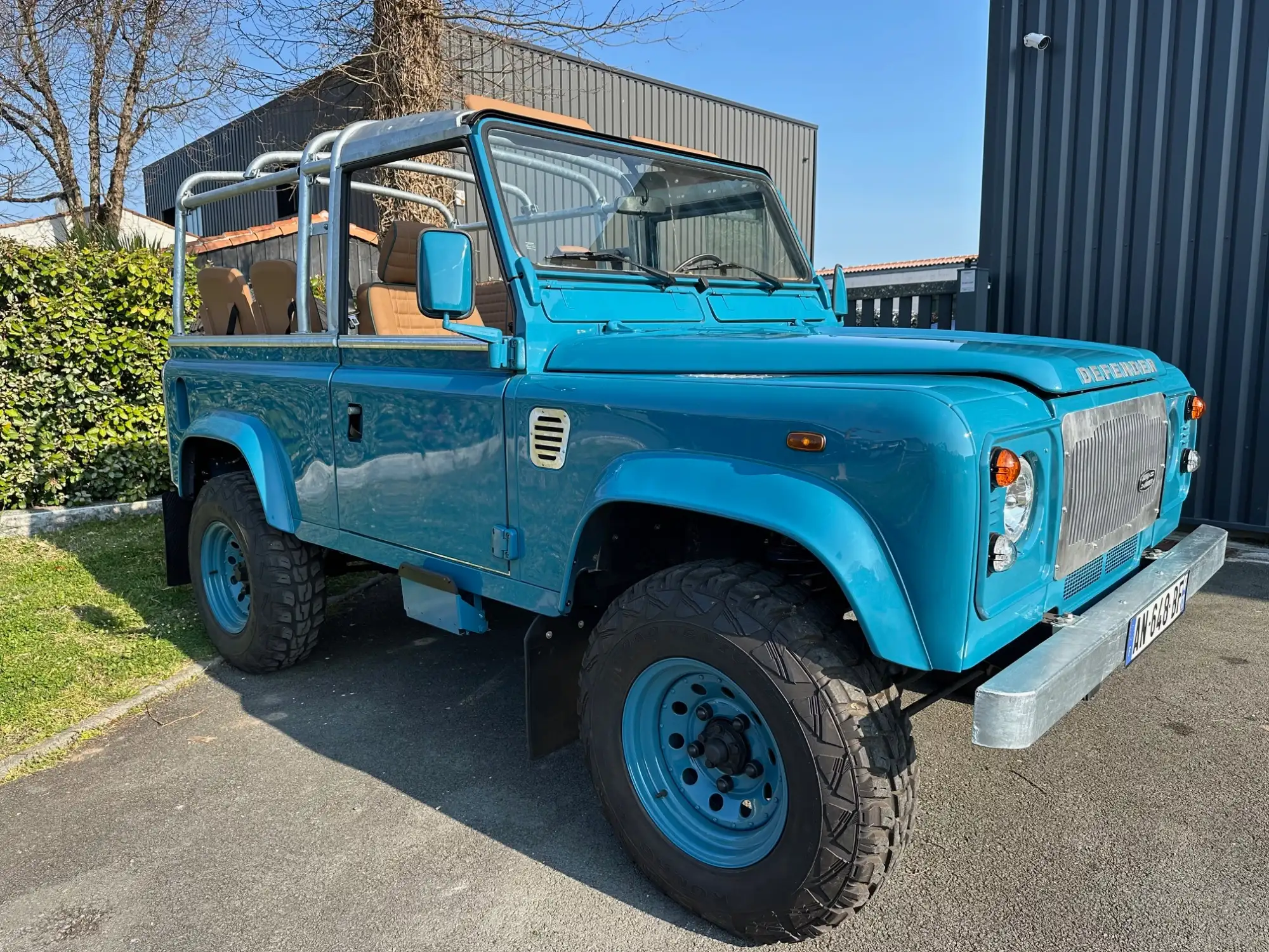 LAND ROVER Defender