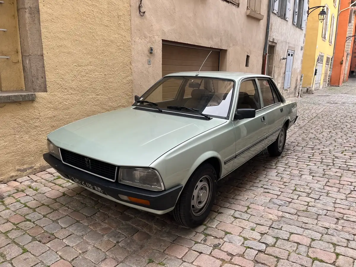 PEUGEOT 505