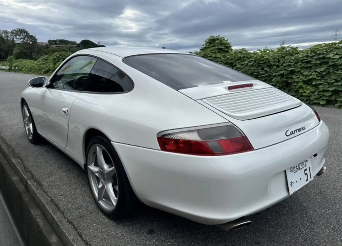PORSCHE 911