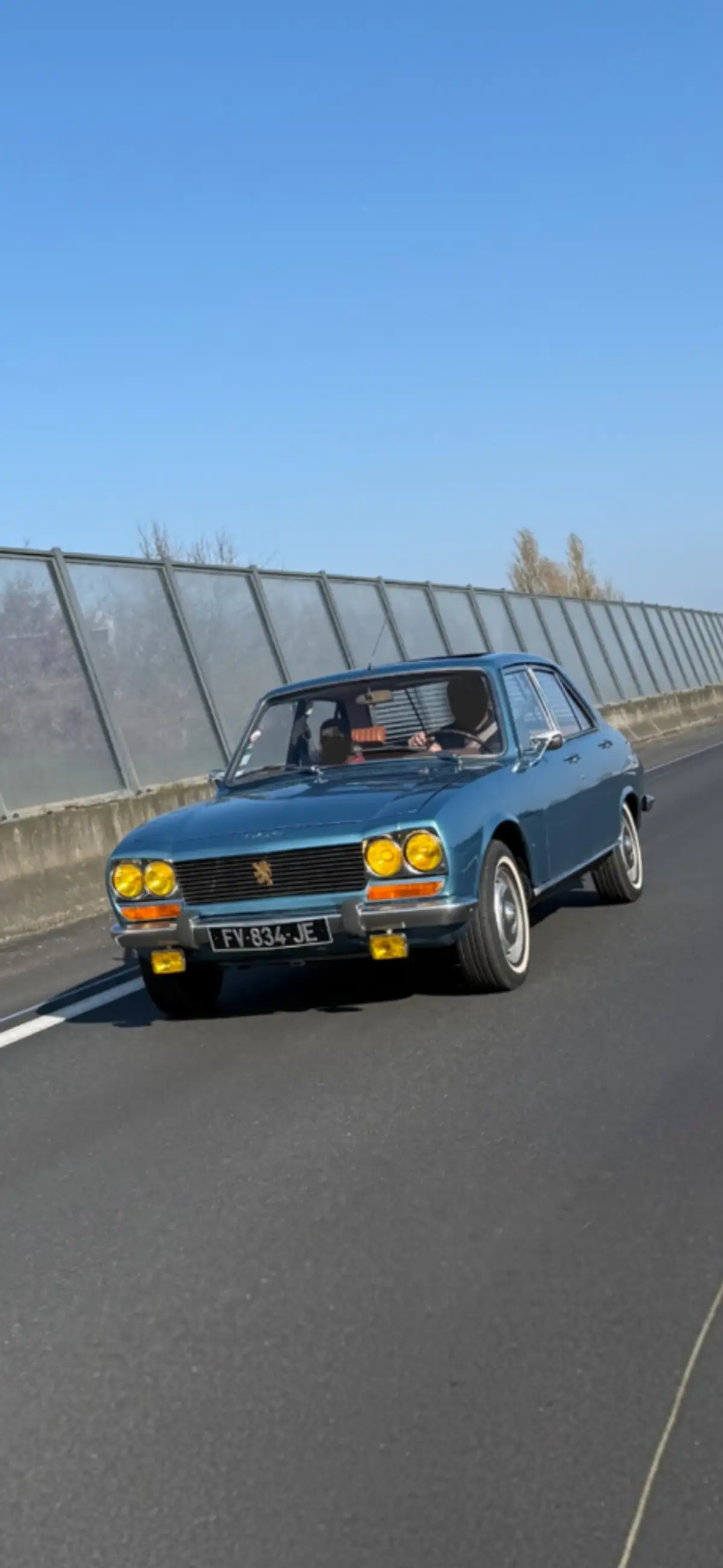 PEUGEOT 504