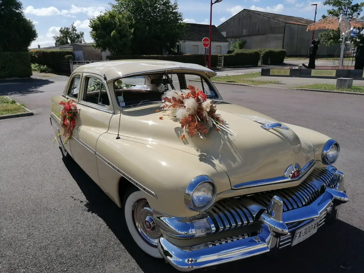 MERCURY Eight sport sedan