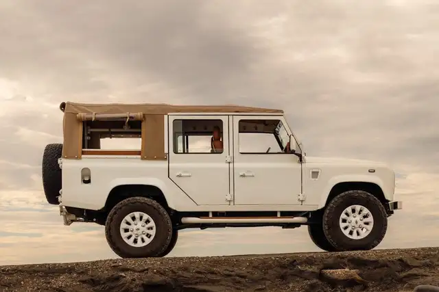 LAND ROVER Defender 110 SW TD5
