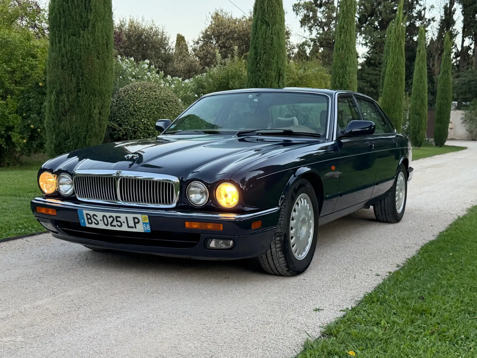 JAGUAR XJ300