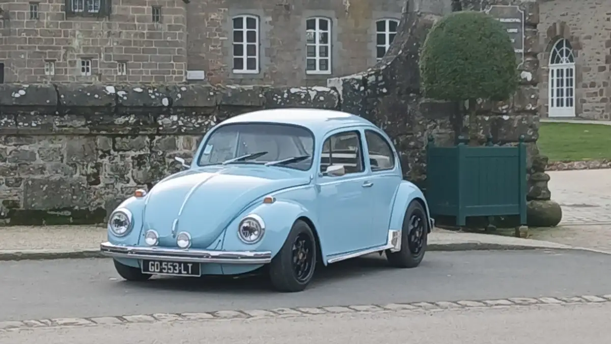 VOLKSWAGEN Coccinelle