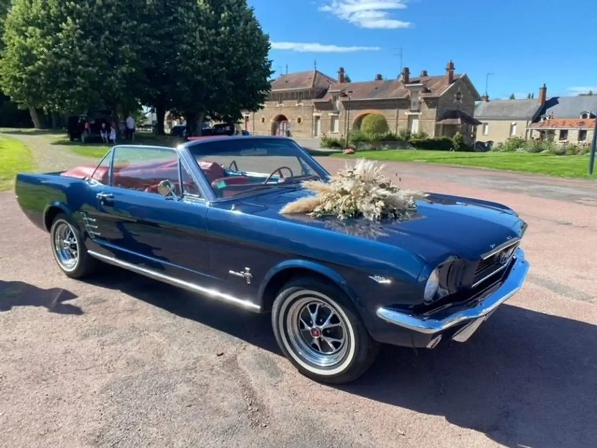 FORD MUSTANG