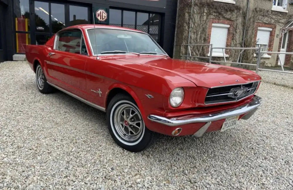 FORD Mustang