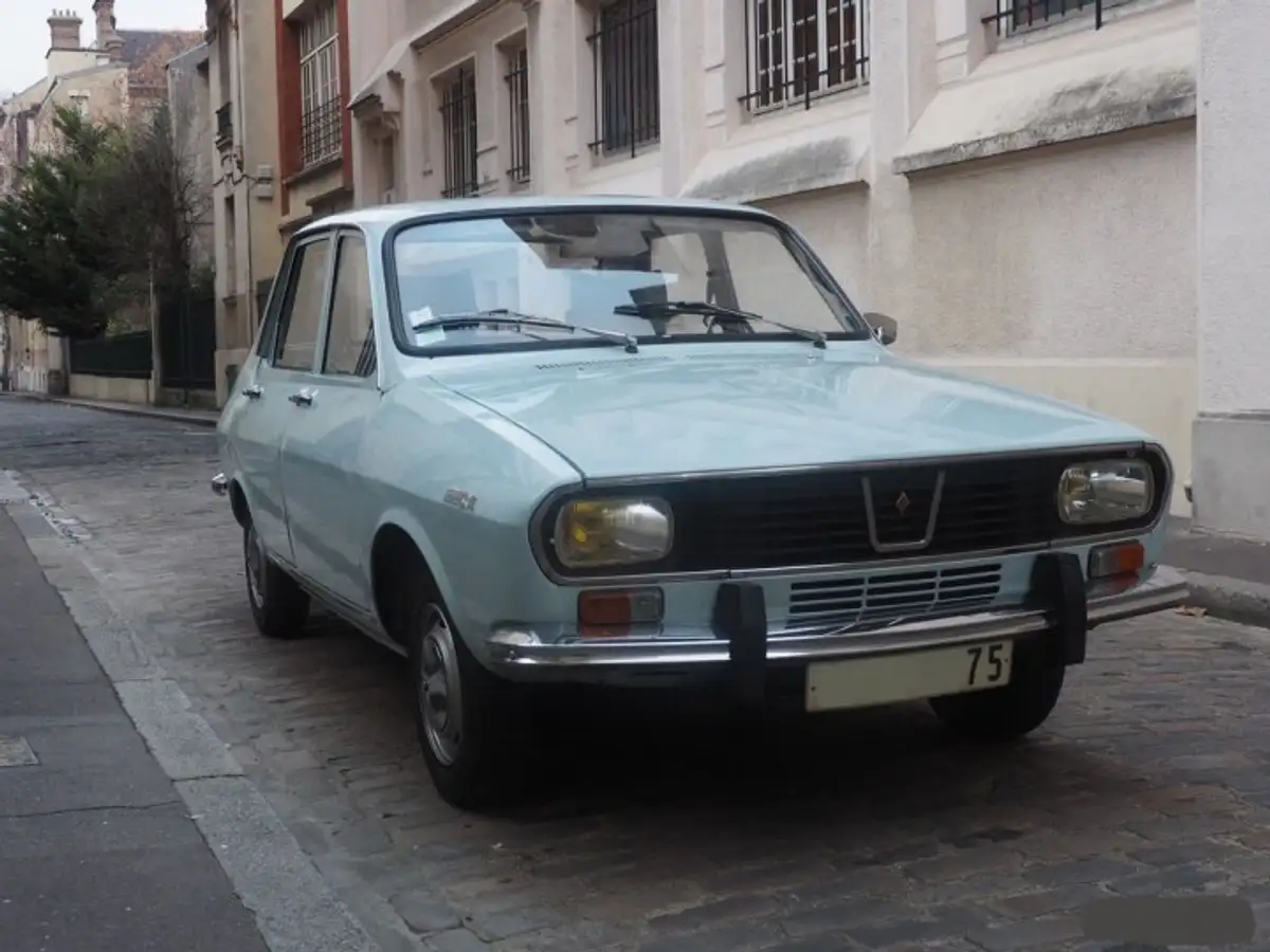 RENAULT R12