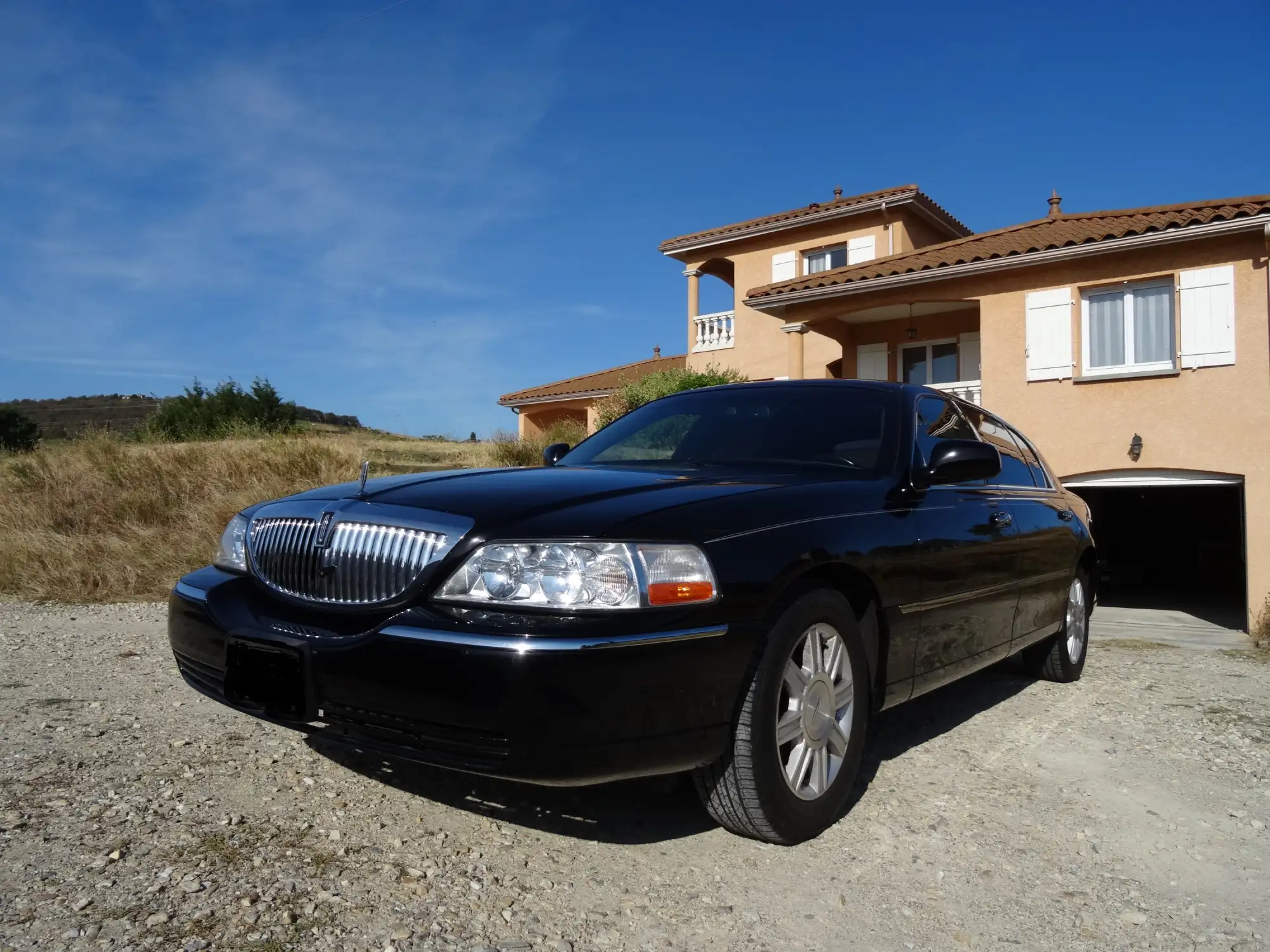LINCOLN Town Car