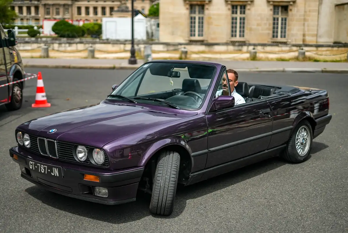 BMW e30 320i
