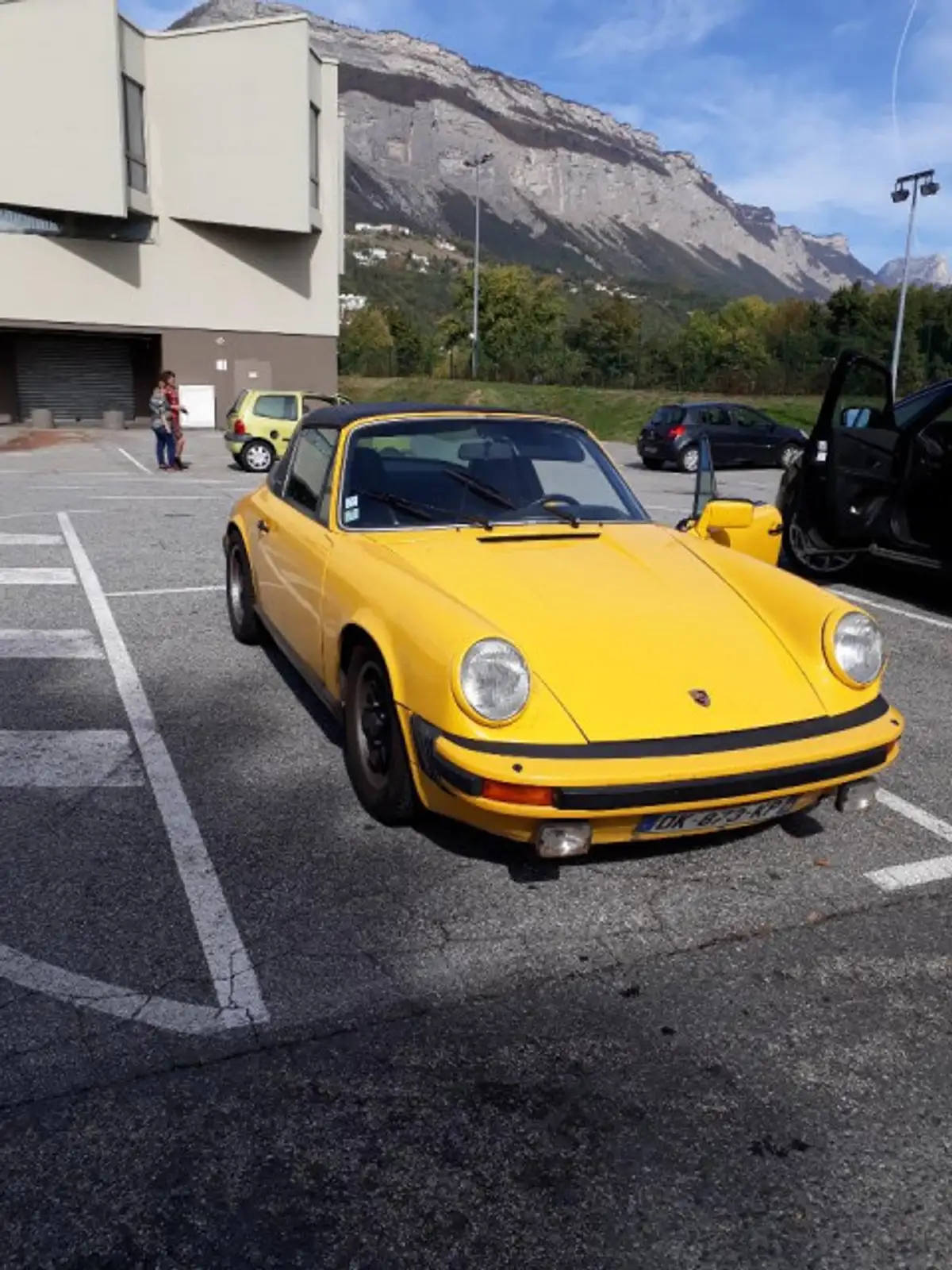 PORSCHE 911