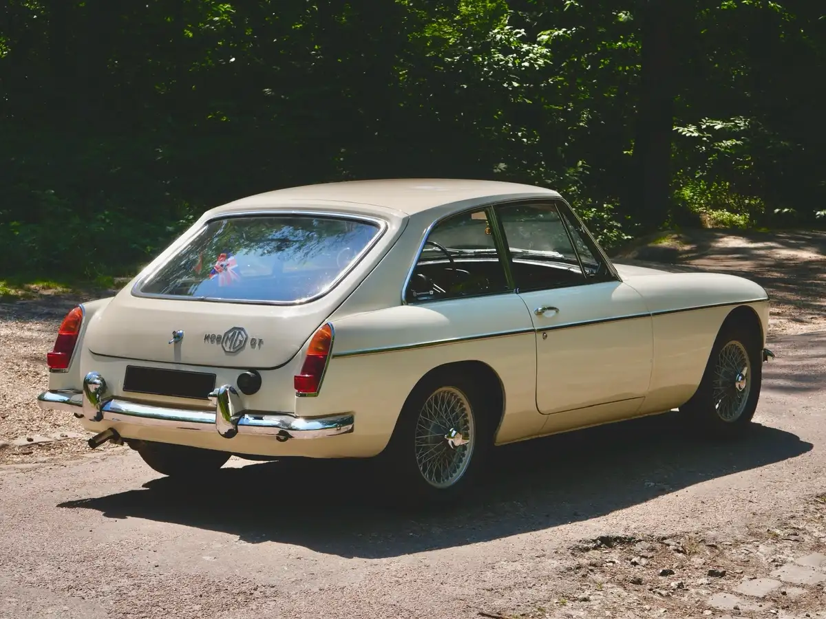 MG B GT