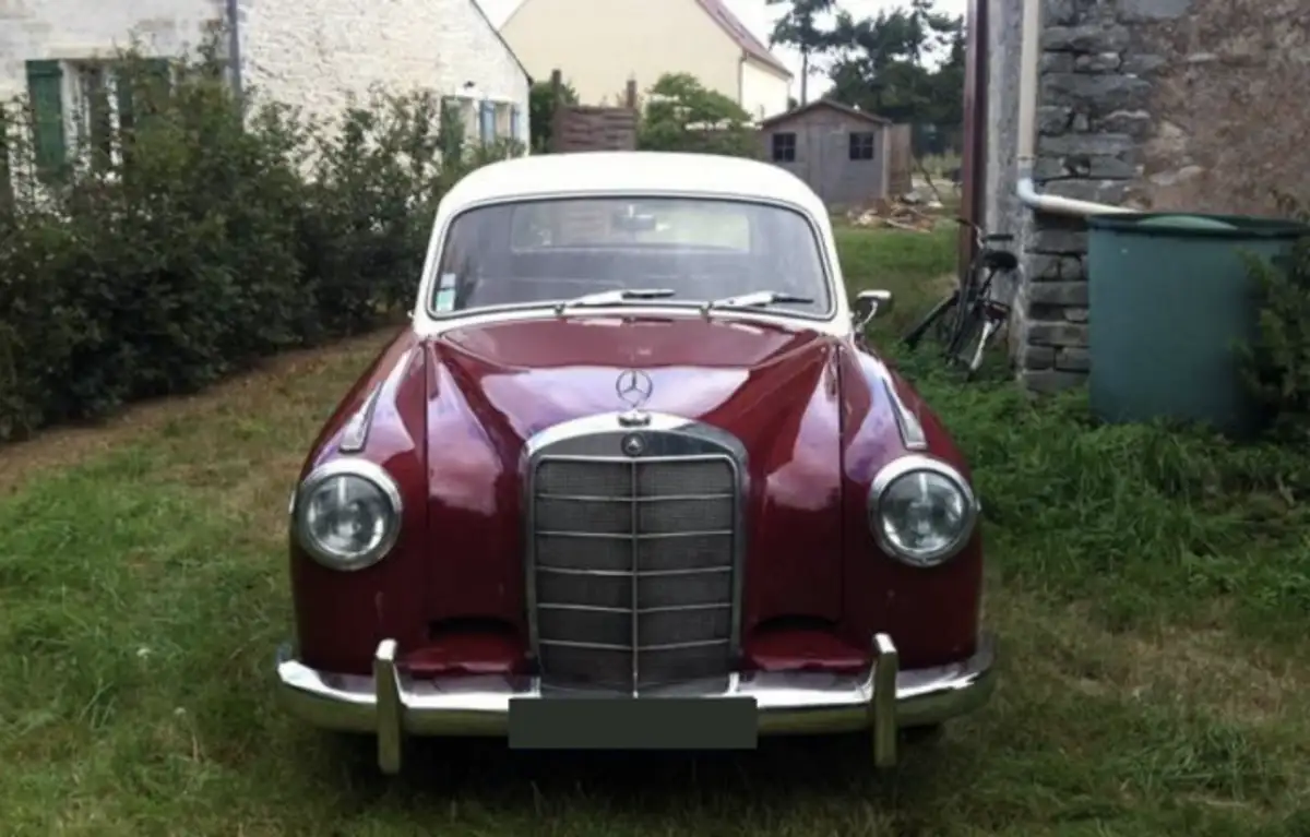 MERCEDES 220 S