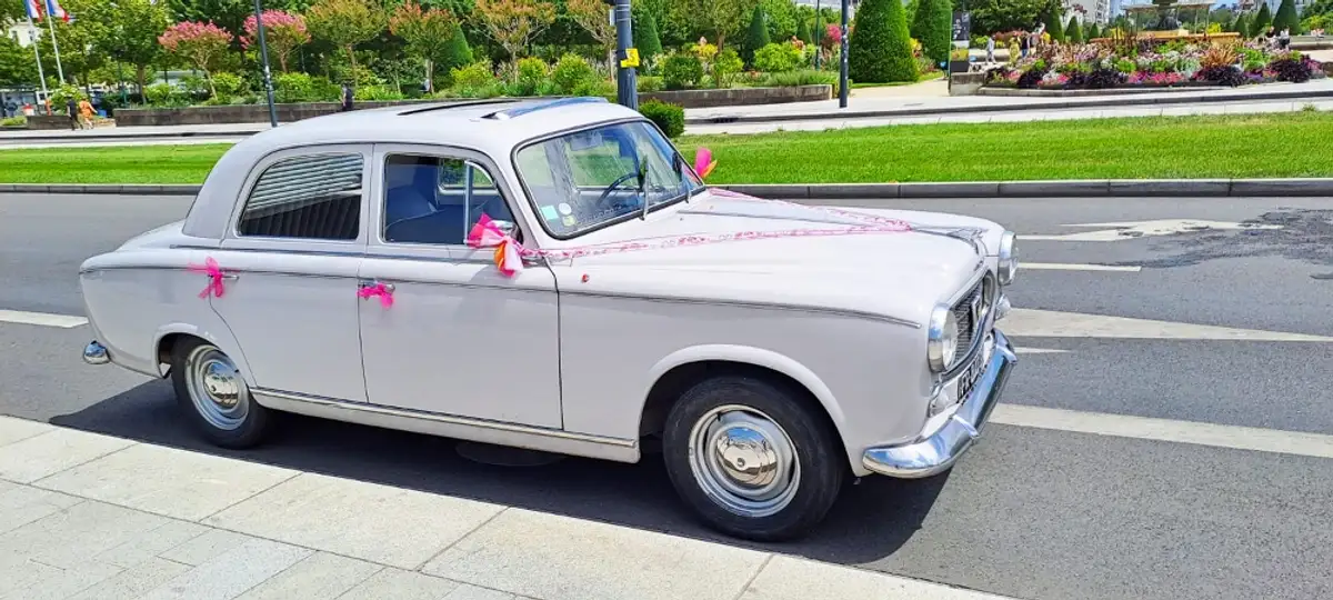 PEUGEOT 403