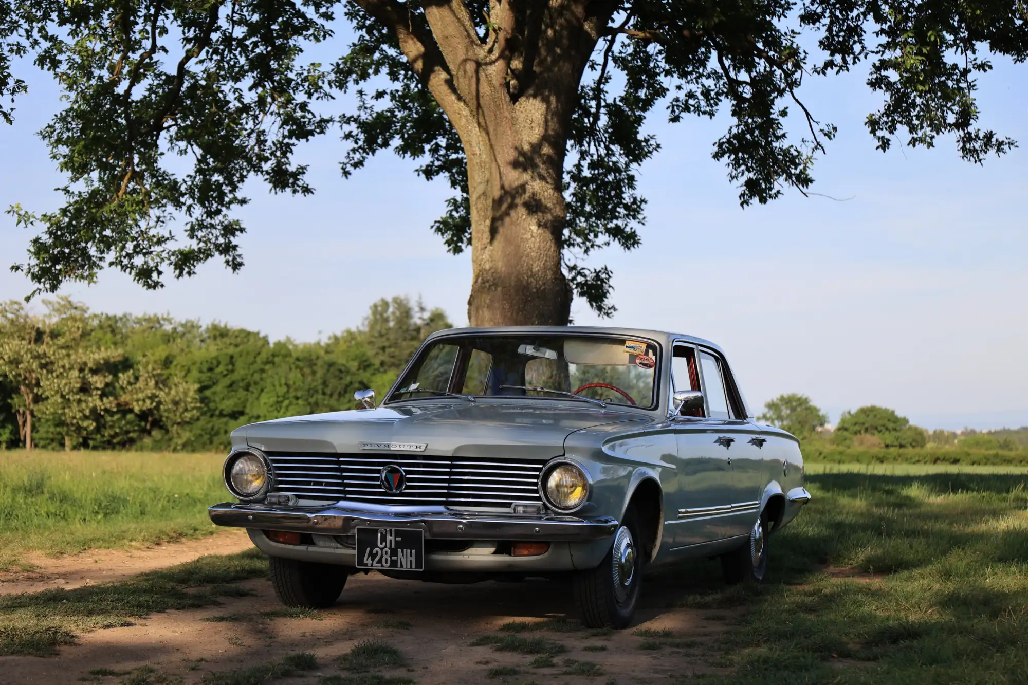 PLYMOUTH valiant