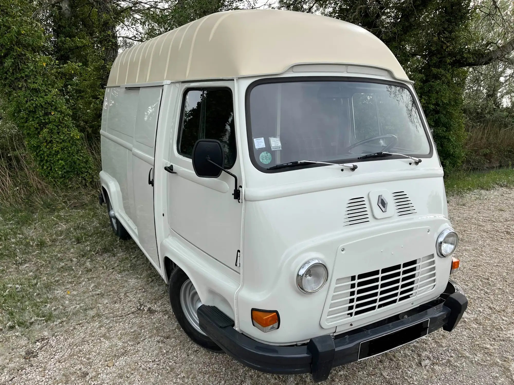RENAULT ESTAFETTE