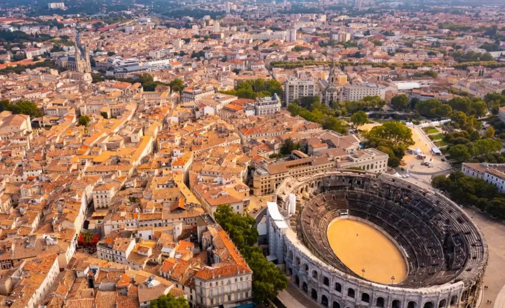 Location voiture ancienne Nîmes