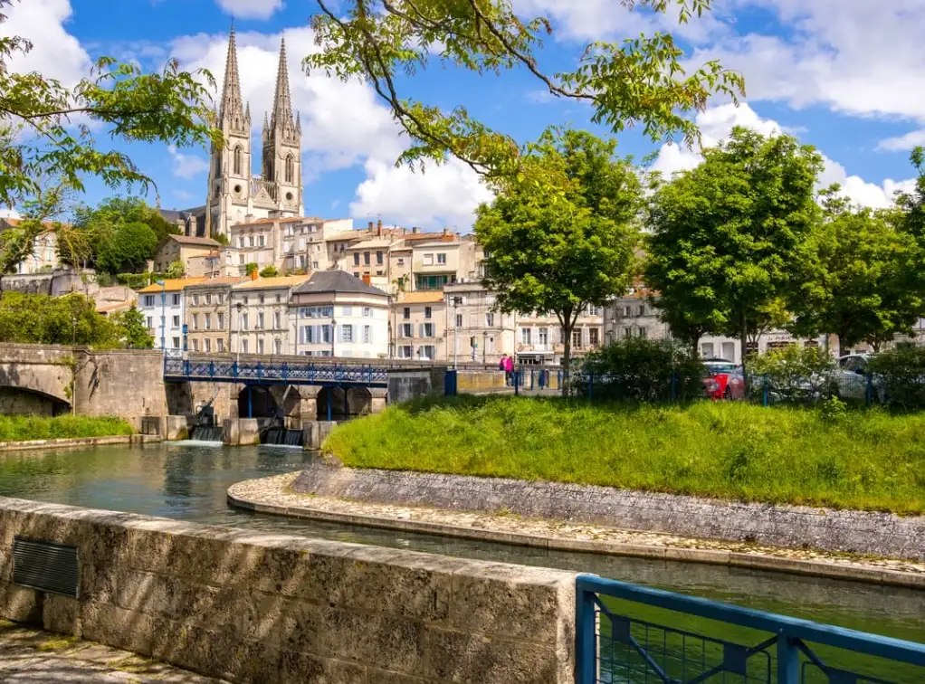 Location voiture ancienne Poitiers