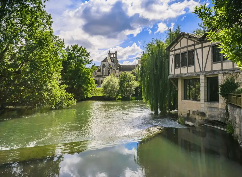 Location voiture ancienne Poitiers