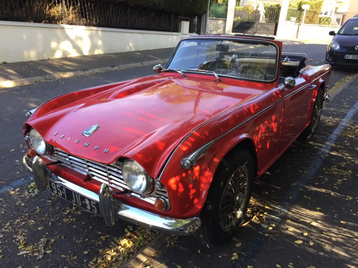 TRIUMPH TR4