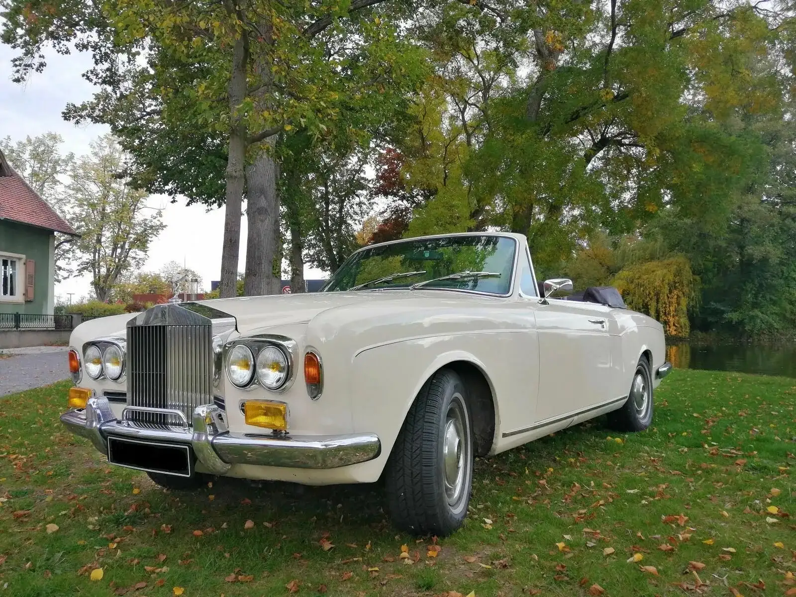 ROLLS ROYCE Corniche