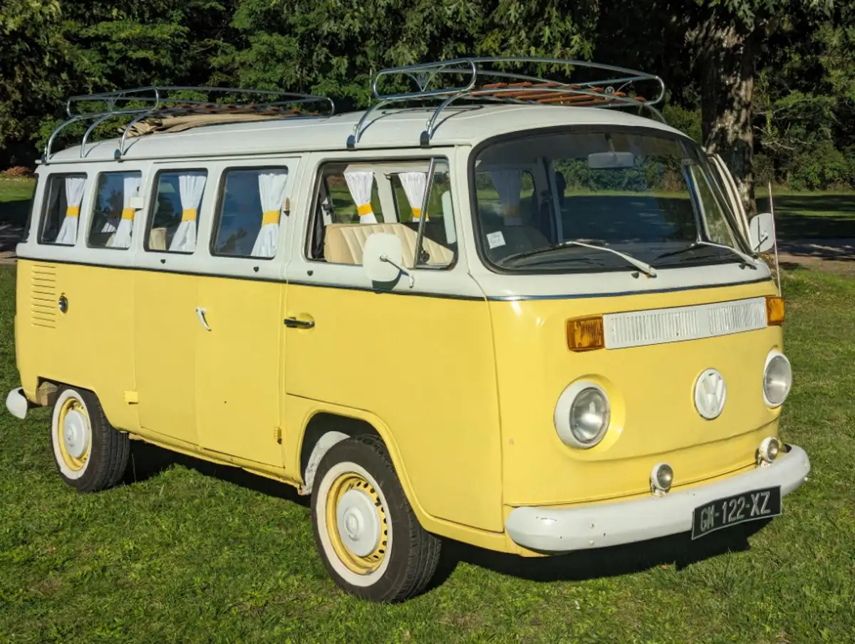 VOLKSWAGEN COMBI