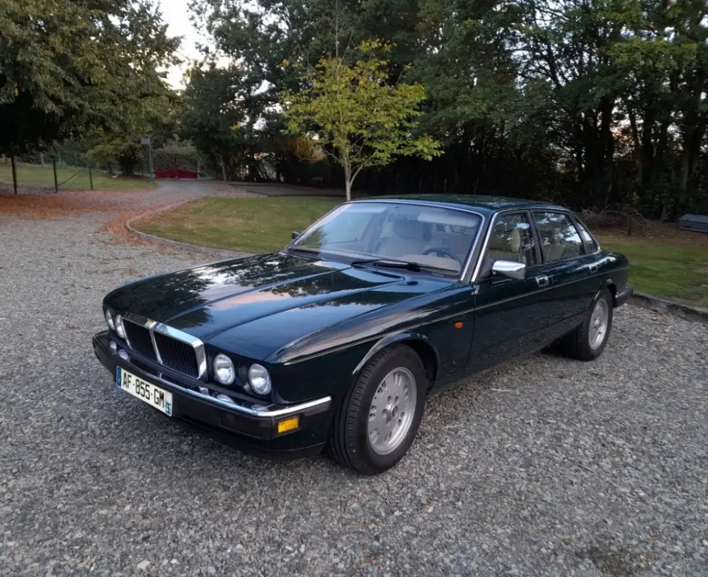 JAGUAR Xj40